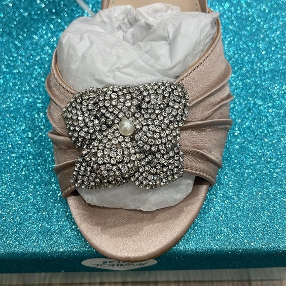 Betsey Johnson - Picture 2 of 6